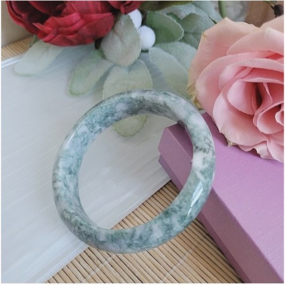 Jewelry - 100% Genuine Jadeite Bangle 61mm NWT